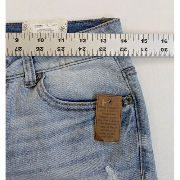 Mudd FLX Shortie Cuffed Shorts Size 7 Low Rise Light Wash Denim NWT - Picture 4 of 7